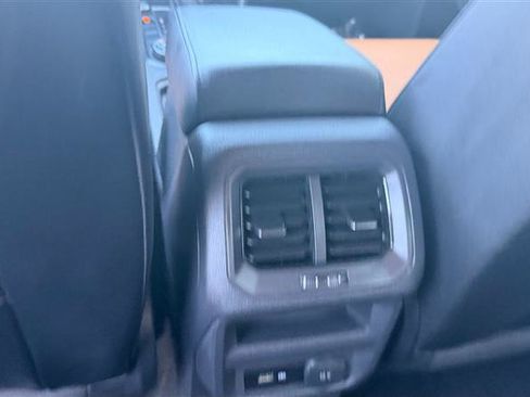 Used 2019 Volkswagen Tiguan SE AWD/4WD image 17