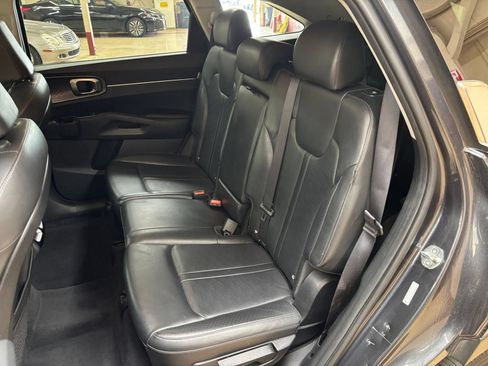 Used 2024 Kia Sorento S FWD image 36