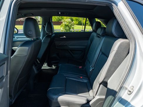 Used 2023 Volkswagen Atlas Cross Sport SE w/ Panoramic Sunroof Package FWD image 15