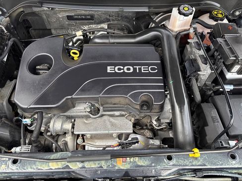 Used 2022 Chevrolet Equinox RS image 13