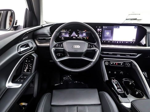 New 2025 Audi Q5 Prestige image 4
