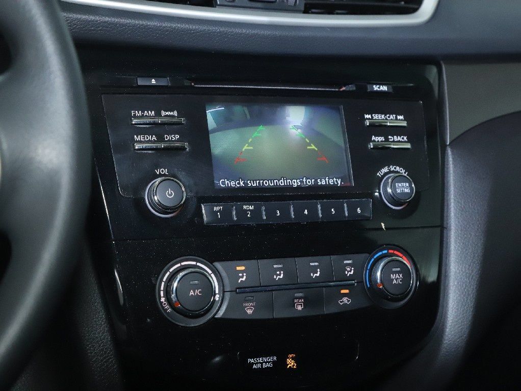 Used 2016 Nissan Rogue S FWD image 29