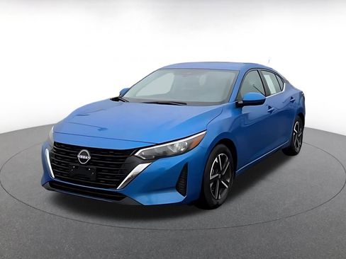 Used 2025 Nissan Sentra SV image 8