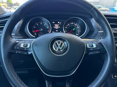 Used 2020 Volkswagen Tiguan SE w/ Panoramic Sunroof Package AWD/4WD image 23