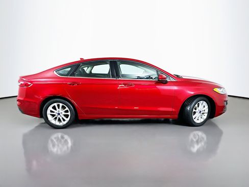 Used 2020 Ford Fusion SE image 8