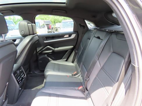 Used 2024 Porsche Cayenne Coupe image 35
