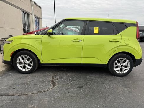Used 2020 Kia Soul EX image 2