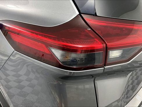 Used 2023 Nissan Rogue SV AWD/4WD image 28
