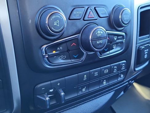 Used 2016 RAM 2500 Big Horn image 25