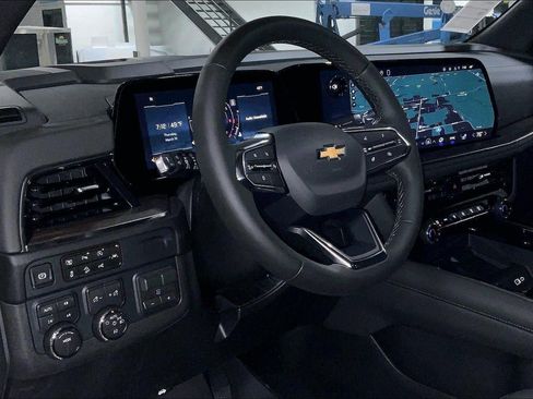 New 2026 Chevrolet Suburban LT w/ Comfort Package AWD/4WD image 7