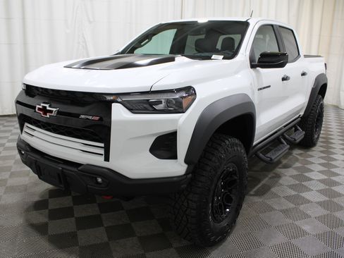 Used 2024 Chevrolet Colorado ZR2 w/ ZR2 Bison Edition image 39