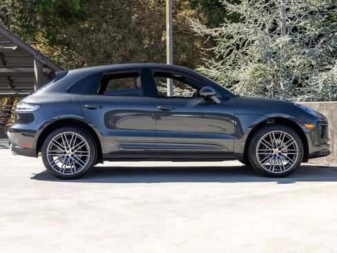Certified 2023 Porsche Macan AWD/4WD image 12