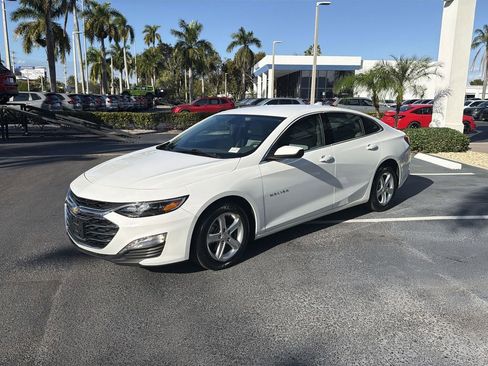 Used 2022 Chevrolet Malibu LT image 4