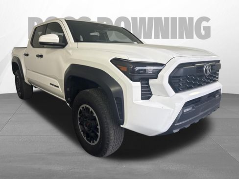Used 2024 Toyota Tacoma TRD Off-Road image 3