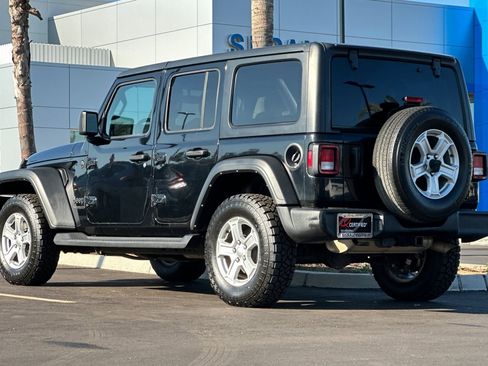 Used 2022 Jeep Wrangler Unlimited Sport image 6
