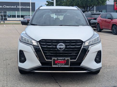 Used 2023 Nissan Kicks SR FWD image 6