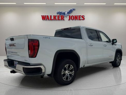 Used 2025 GMC Sierra 1500 SLT image 3