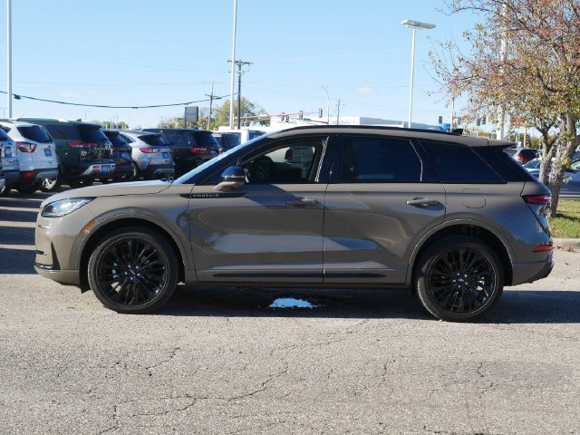 Used 2025 Lincoln Corsair AWD w/ Equipment Group 101A image 4