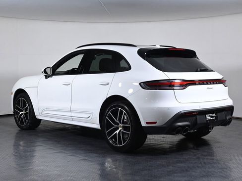 Certified 2022 Porsche Macan AWD/4WD image 3
