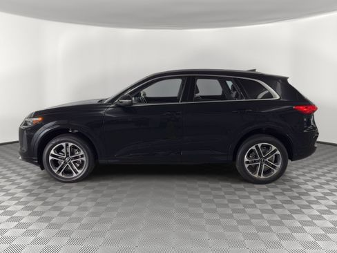 Certified 2025 Audi Q5 Premium w/ Premium Plus AWD/4WD image 2