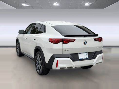 Used 2025 BMW X2 xDrive28i image 3
