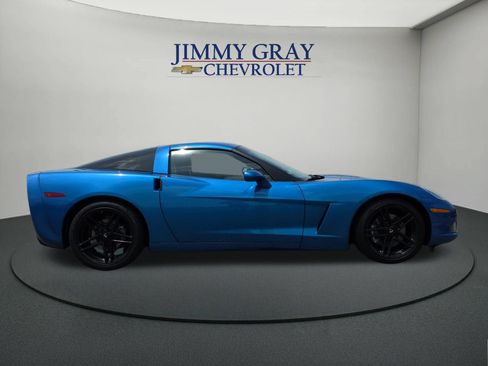 Used 2010 Chevrolet Corvette Coupe w/ 1LT RWD image 6