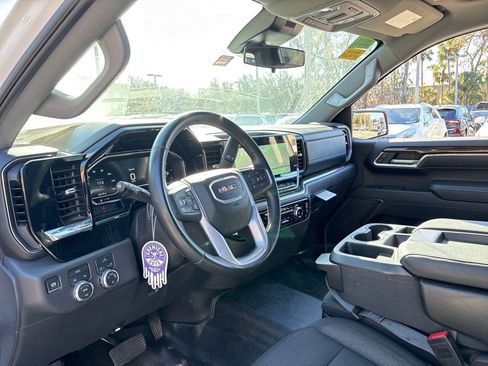 Used 2024 GMC Sierra 1500 SLE w/ Preferred Package image 6