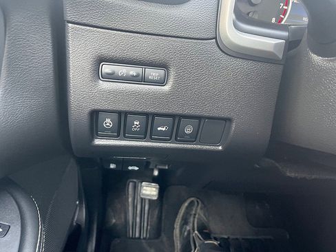 Used 2023 Nissan Murano SV image 39