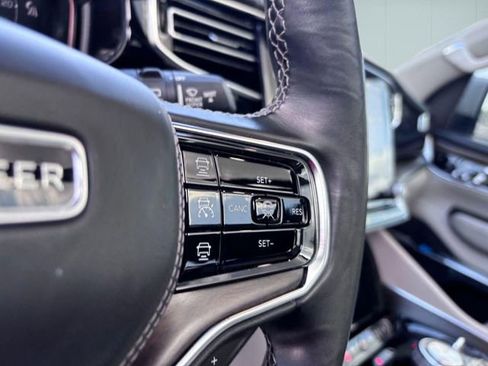 Used 2022 Jeep Grand Wagoneer Series II w/ Convenience Group III AWD/4WD image 19