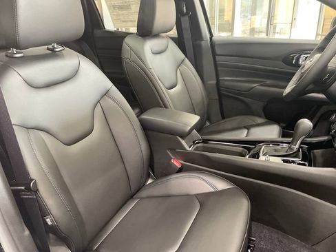 New 2025 Jeep Compass Limited w/ Sun & Sound Group image 14