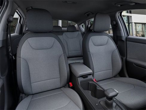 New 2025 Kia K4 LXS image 16