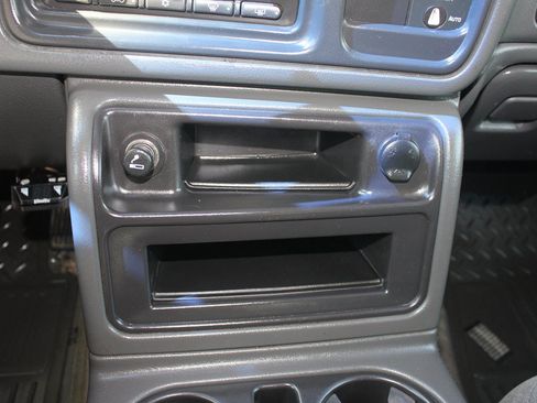 Used 2003 Chevrolet Silverado 1500 LS w/ Off-Road Package AWD/4WD image 20