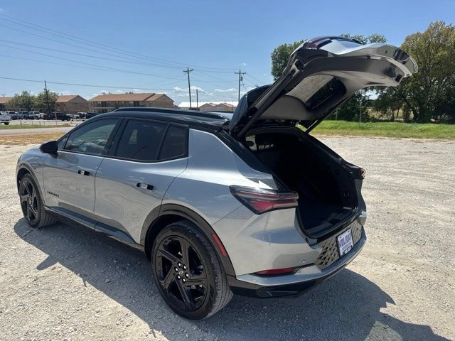 Used 2024 Chevrolet Equinox EV RS FWD image 4