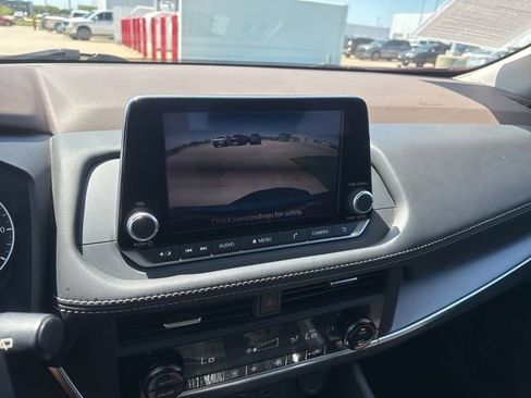 Used 2023 Nissan Rogue SV FWD image 14