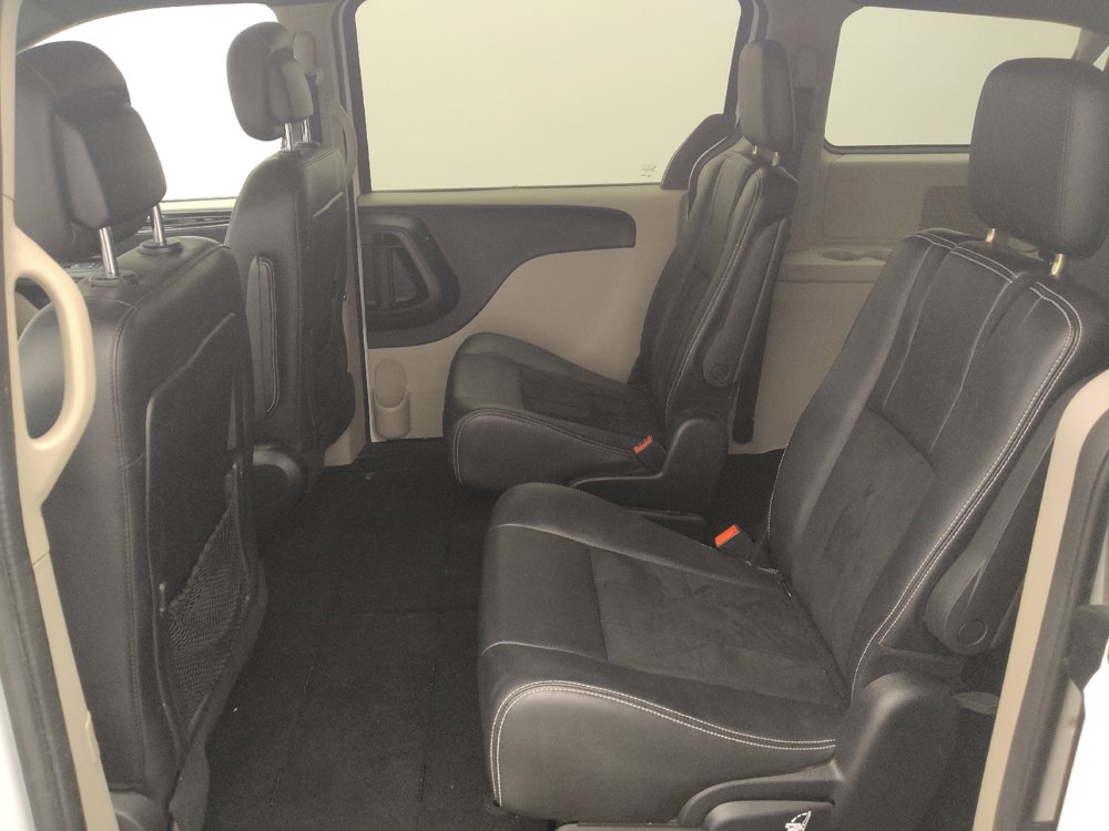 Used 2019 Dodge Grand Caravan SXT FWD image 18
