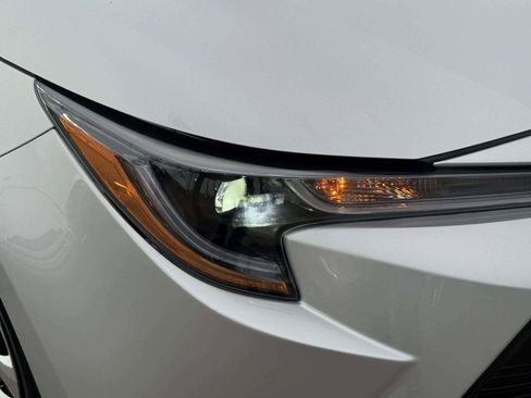 Used 2025 Toyota Corolla LE FWD image 11