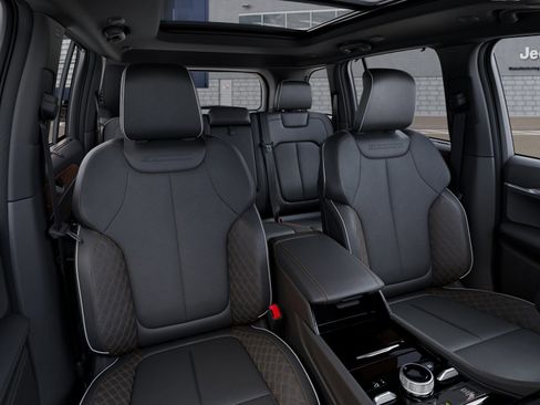 New 2025 Jeep Grand Cherokee Summit image 24