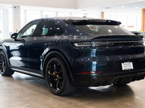 Used 2024 Porsche Cayenne Turbo GT AWD/4WD image 6