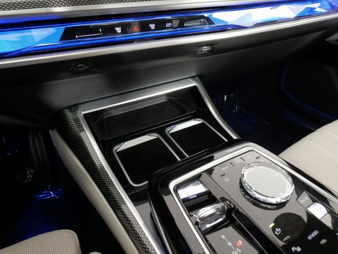 Used 2024 BMW 740i RWD image 59