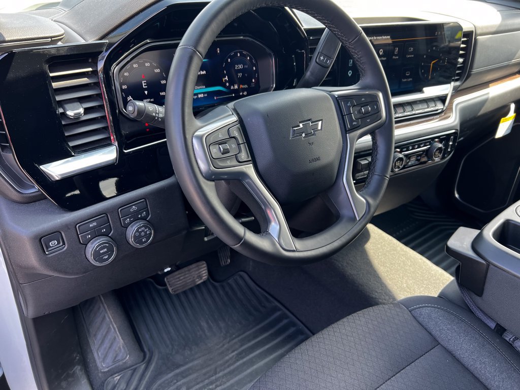 Used 2026 Chevrolet Silverado 1500 RST AWD/4WD image 18