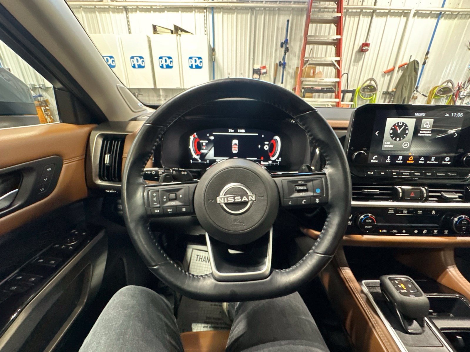 Used 2022 Nissan Pathfinder Platinum w/ Cargo Package AWD/4WD image 45