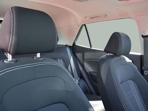 Used 2023 Hyundai Venue SEL FWD image 19