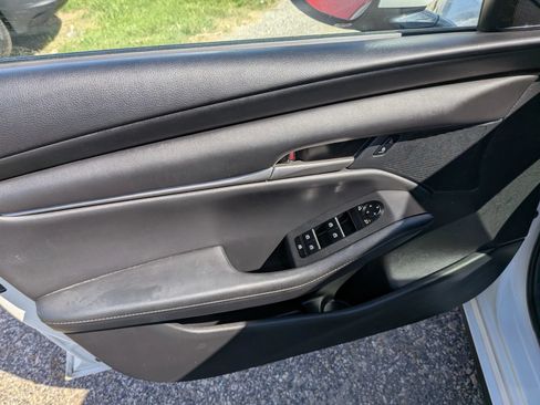 Used 2023 MAZDA MAZDA3 s FWD image 21