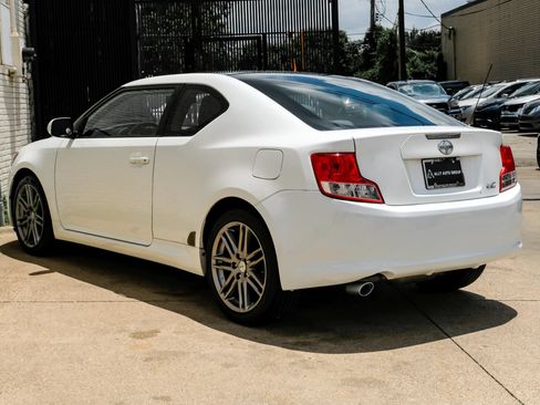 Used 2012 Scion tC FWD image 9