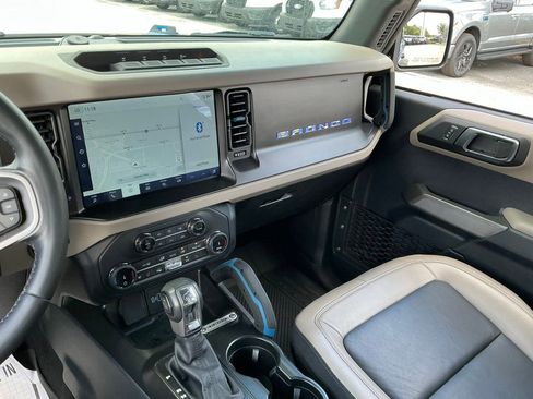 Certified 2022 Ford Bronco Wildtrak AWD/4WD image 48
