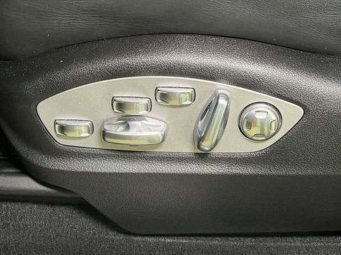 Certified 2018 Porsche Macan Turbo image 17