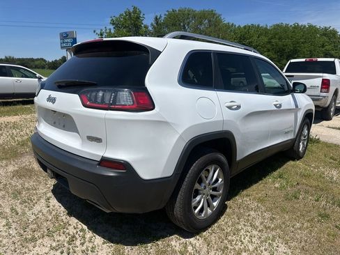 Used 2019 Jeep Cherokee Latitude w/ Cold Weather Group AWD/4WD image 10