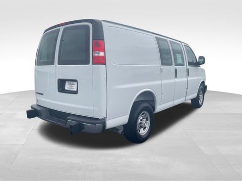 Used 2025 Chevrolet Express 2500 w/ Driver Convenience Package RWD image 6