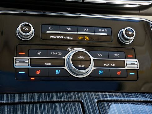 Used 2022 Lincoln Navigator Black Label AWD/4WD image 22