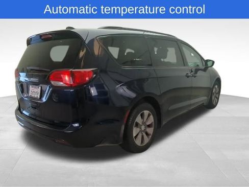 Used 2018 Chrysler Pacifica Touring Plus image 7
